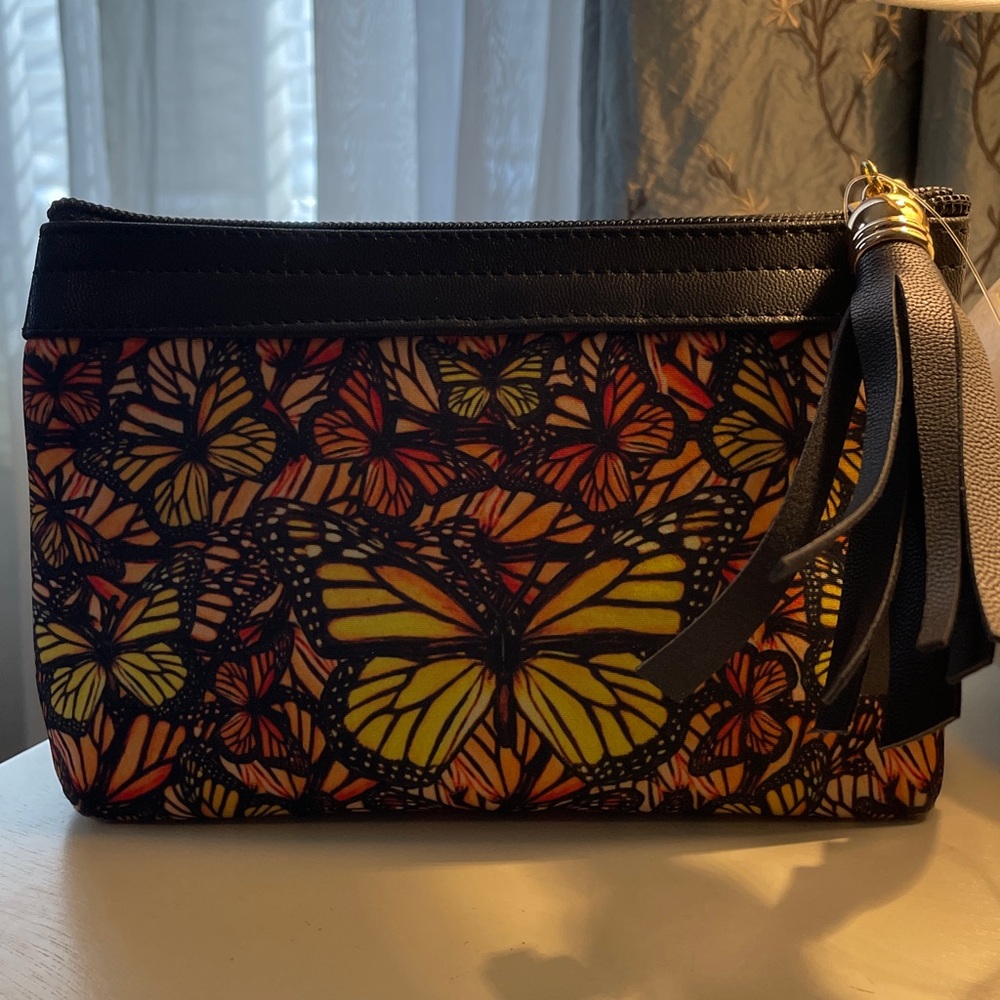 ARTE PIEL Butterfly Patterned Clutch with Scarf